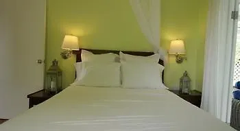 Firefly Cottage Canefield